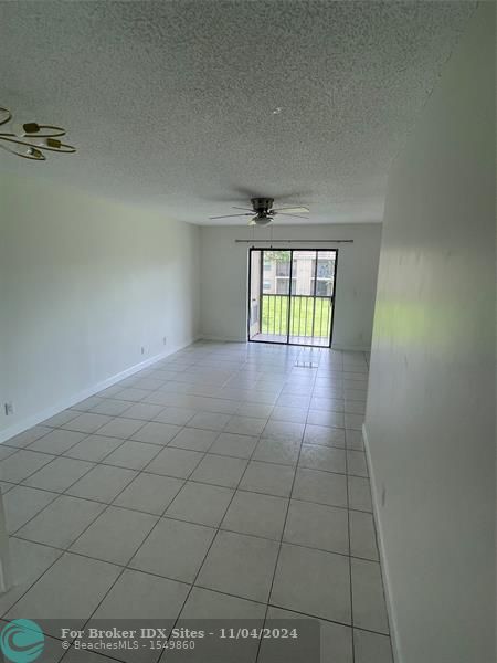 Image 2 of 15 For 6832 Palmetto Cir  206