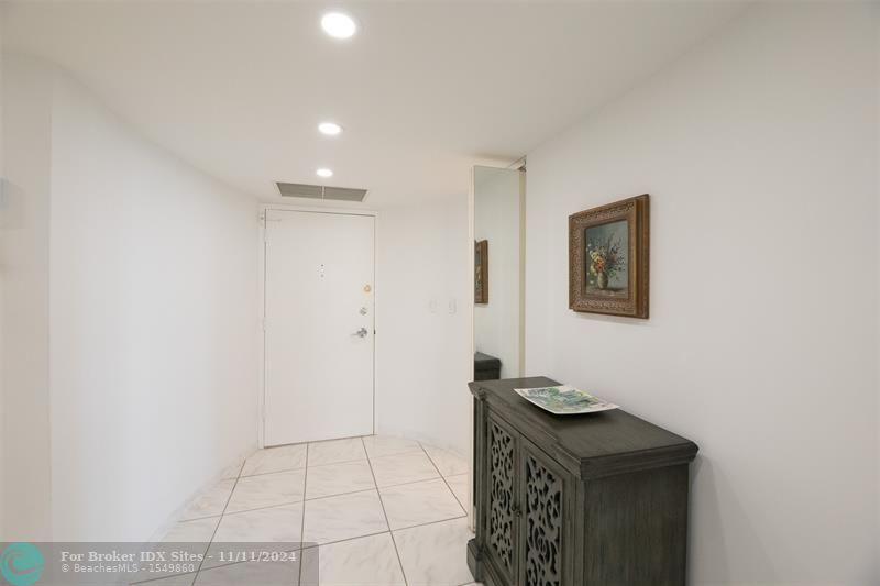 Image 16 of 39 For 2751 Ocean Dr  1401n