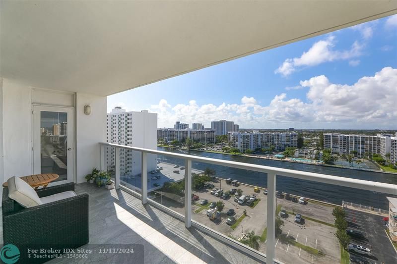 Image 29 of 39 For 2751 Ocean Dr  1401n