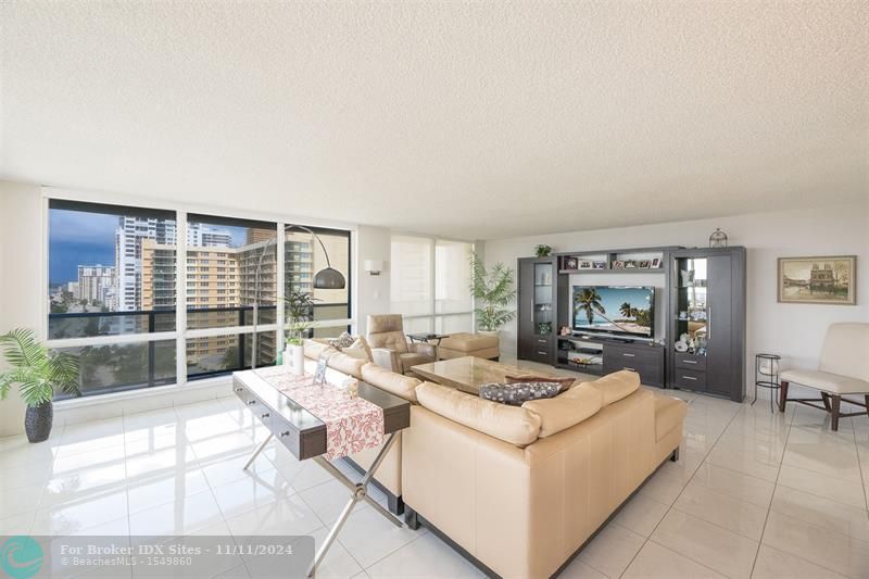 Image 4 of 39 For 2751 Ocean Dr  1401n