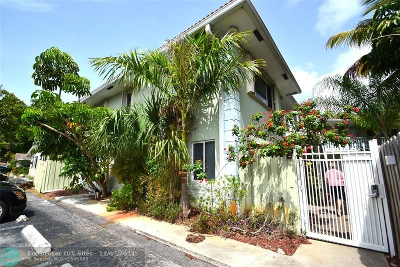 Details for 1423 Holly Heights Dr  #2, Fort Lauderdale, FL 33304