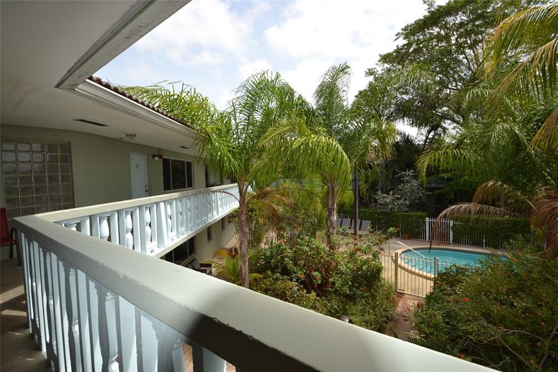 Image 14 of 17 For 1423 Holly Heights Dr  13