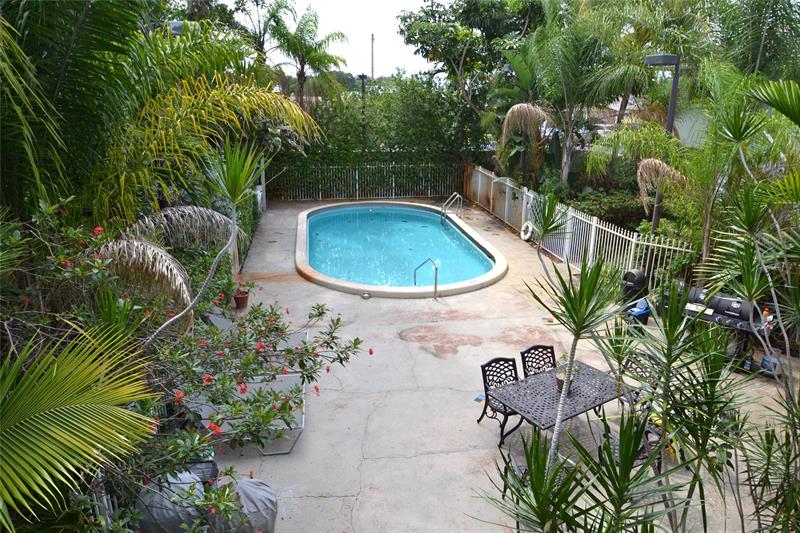 Image 15 of 17 For 1423 Holly Heights Dr  13