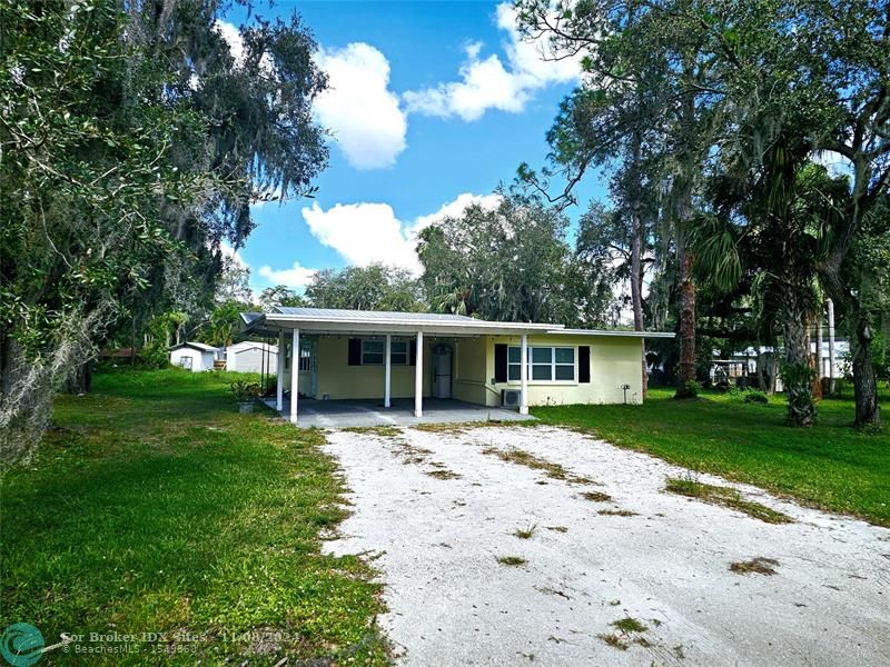 Listing Details for 1405 5th St  , Okeechobee, FL 34974