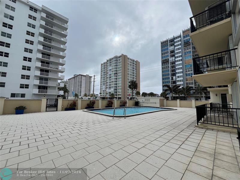 Image 18 of 21 For 1501 Ocean Dr  202