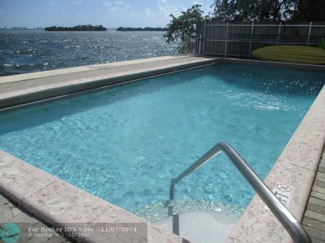 Image 16 of 17 For 7795 Bayshore Ct  501