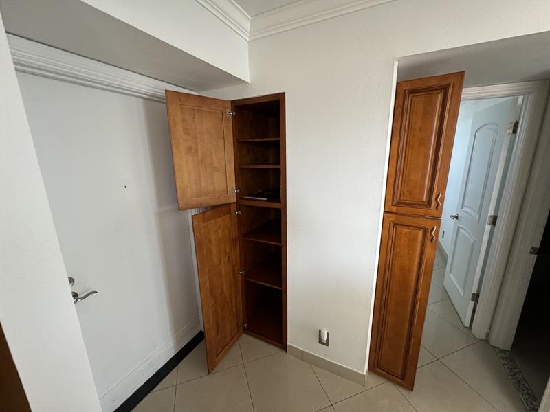 Image 11 of 11 For 4800 Bayview Dr  406