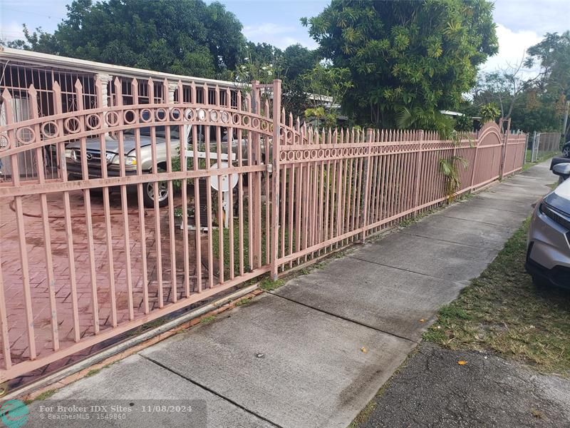 Details for 831 140th St, Miami, FL 33168