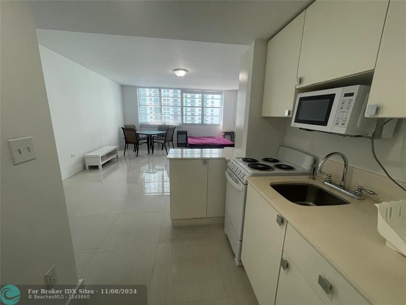 Image 2 of 15 For 999 Brickell Bay Dr  1909