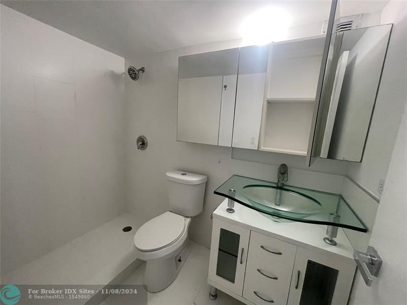 Image 3 of 15 For 999 Brickell Bay Dr  1909