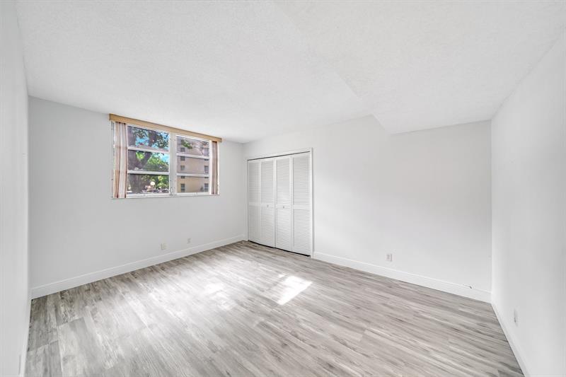 Image 11 of 40 For 2601 Course Dr  111