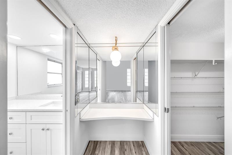 Image 17 of 40 For 2601 Course Dr  111