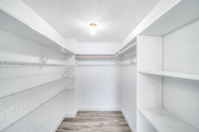 Image 18 of 40 For 2601 Course Dr  111