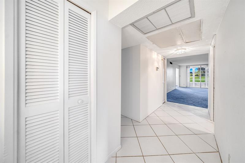 Image 22 of 40 For 2601 Course Dr  111