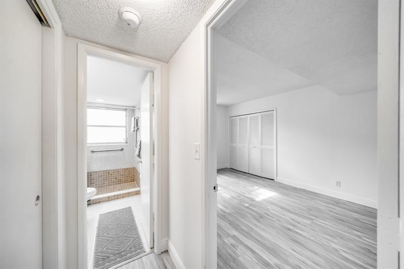 Image 23 of 40 For 2601 Course Dr  111