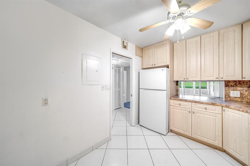 Image 29 of 40 For 2601 Course Dr  111