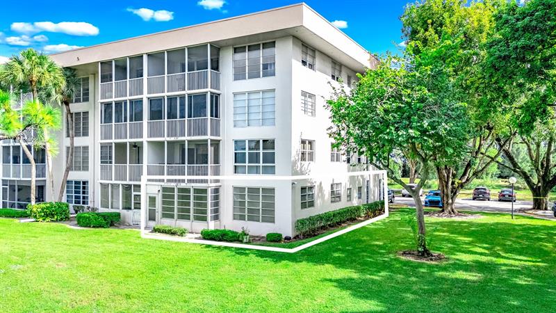 Image 5 of 40 For 2601 Course Dr  111