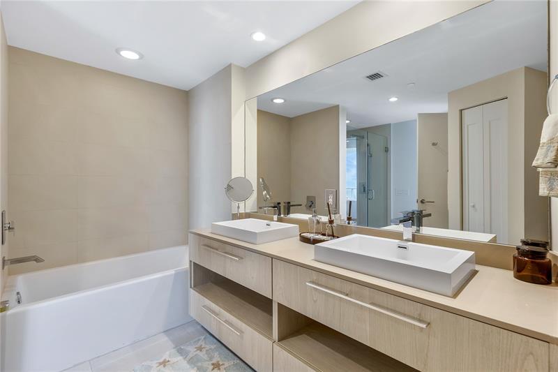 Image 12 of 41 For 4111 Ocean Dr  Lph3-5