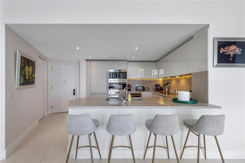 Image 15 of 41 For 4111 Ocean Dr  Lph3-5