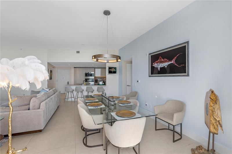 Image 21 of 41 For 4111 Ocean Dr  Lph3-5