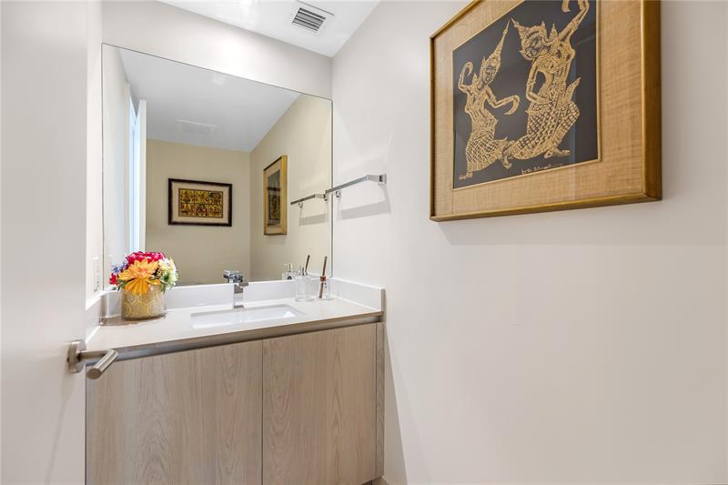 Image 23 of 41 For 4111 Ocean Dr  Lph3-5