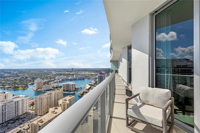 Image 7 of 41 For 4111 Ocean Dr  Lph3-5