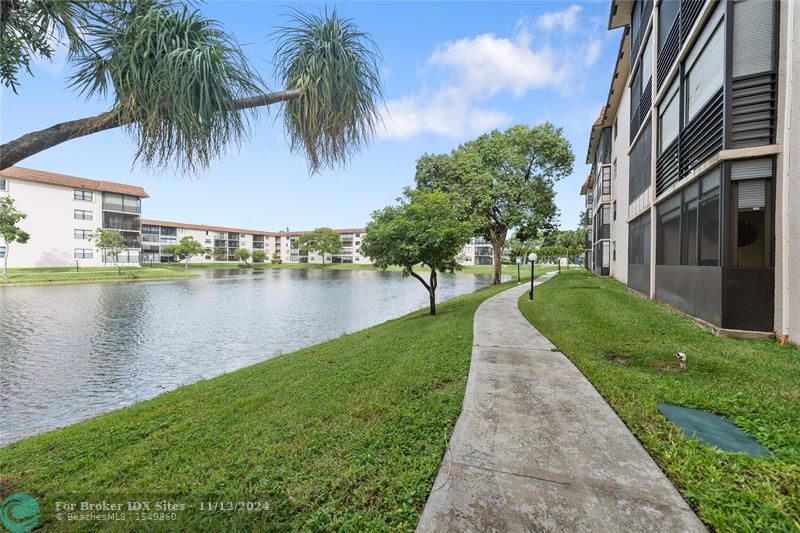 Image 4 of 12 For 4950 Sabal Palm Blvd  407