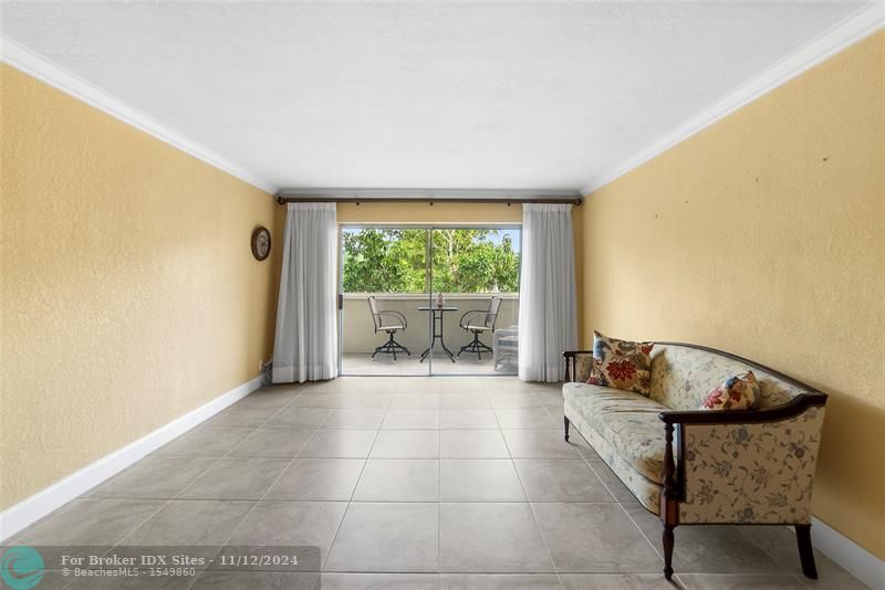 Image 6 of 37 For 6075 Sabal Palm Blvd  306