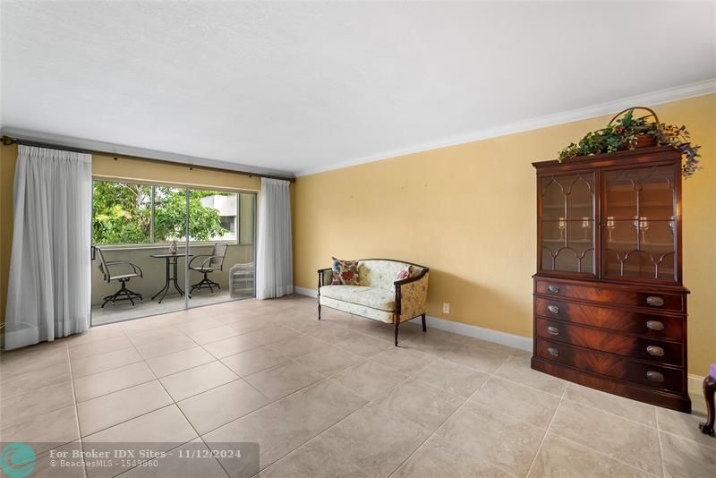 Image 7 of 37 For 6075 Sabal Palm Blvd  306