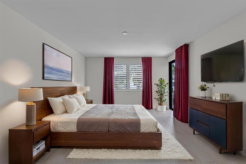 Image 36 of 86 For 1532 12th St  304