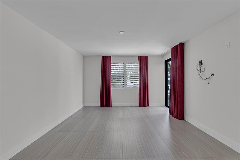 Image 37 of 86 For 1532 12th St  304