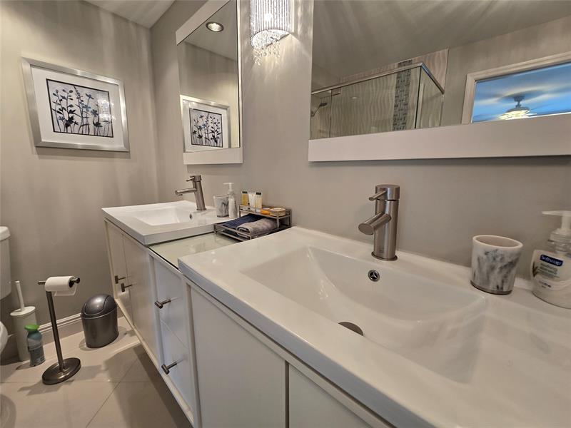 Image 19 of 66 For 6200 44th St  301