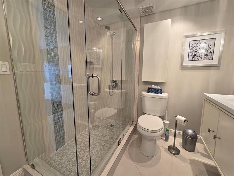 Image 20 of 66 For 6200 44th St  301