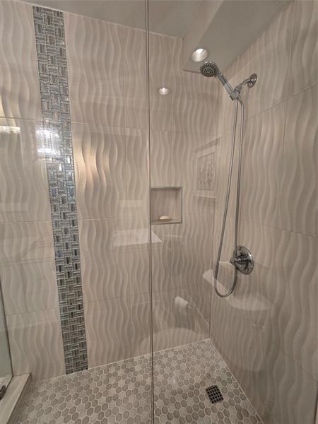 Image 21 of 66 For 6200 44th St  301