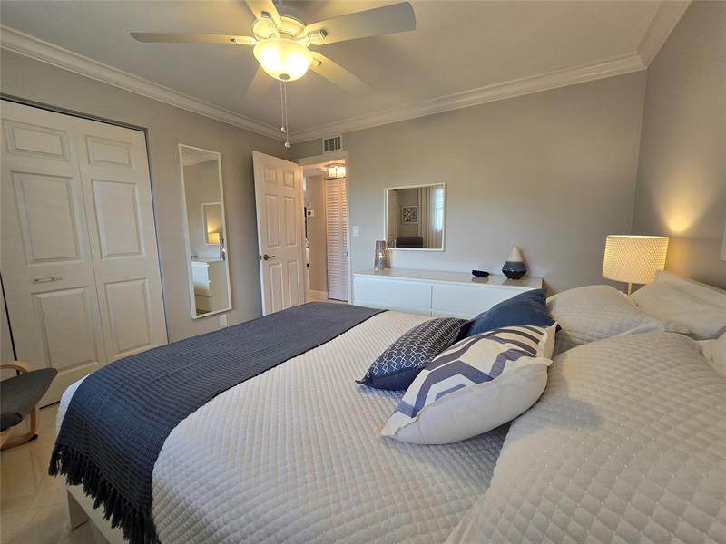 Image 25 of 66 For 6200 44th St  301