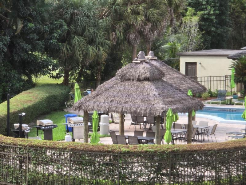 Image 41 of 66 For 6200 44th St  301