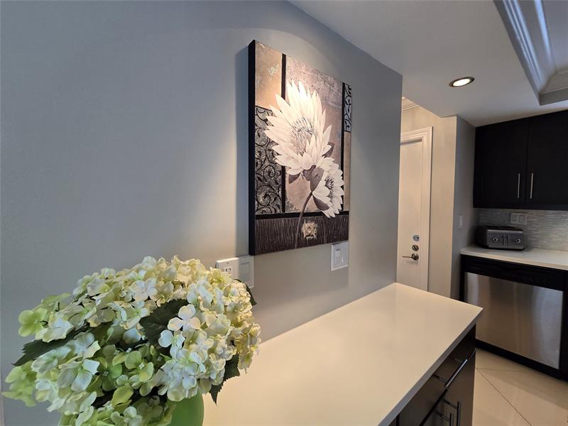 Image 43 of 66 For 6200 44th St  301