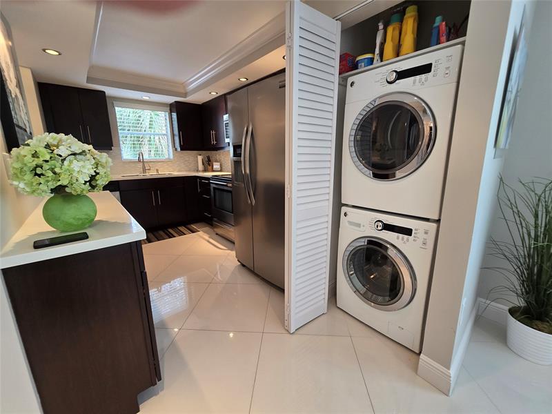 Image 6 of 66 For 6200 44th St  301