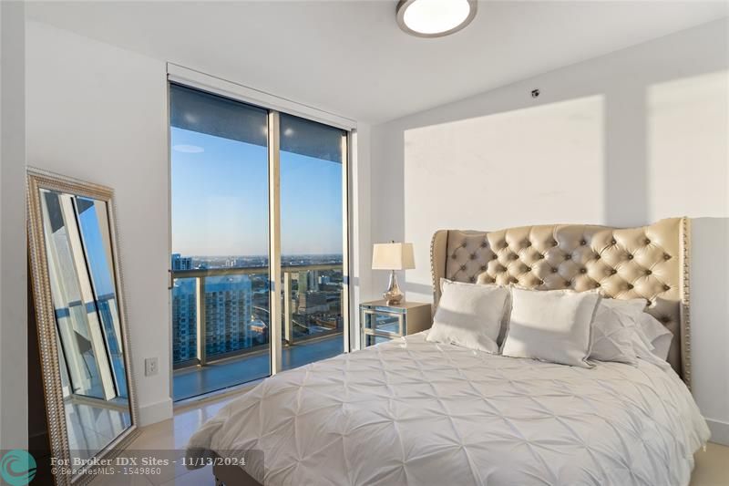 Image 17 of 49 For 485 Brickell Ave  4704