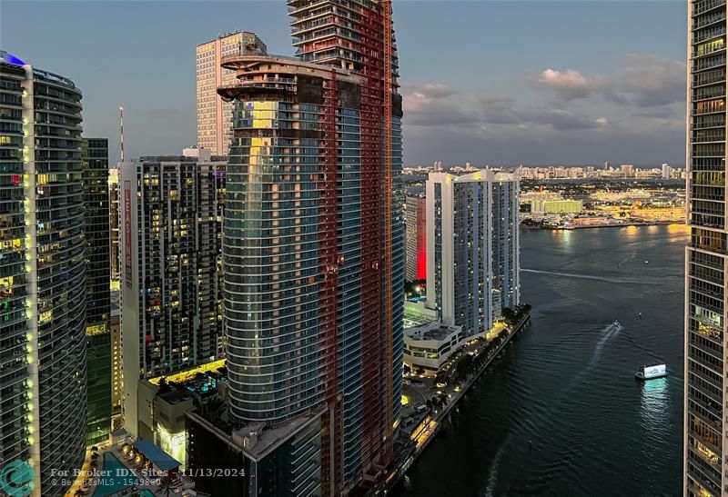 Image 19 of 49 For 485 Brickell Ave  4704