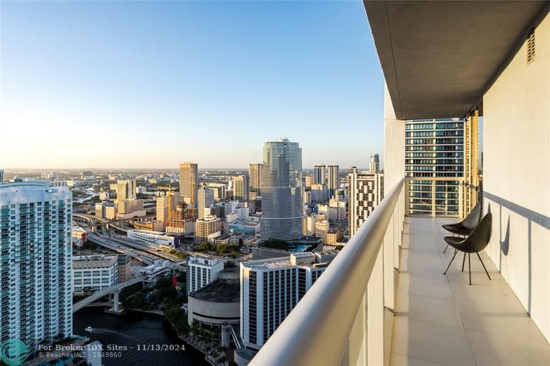 Image 20 of 49 For 485 Brickell Ave  4704