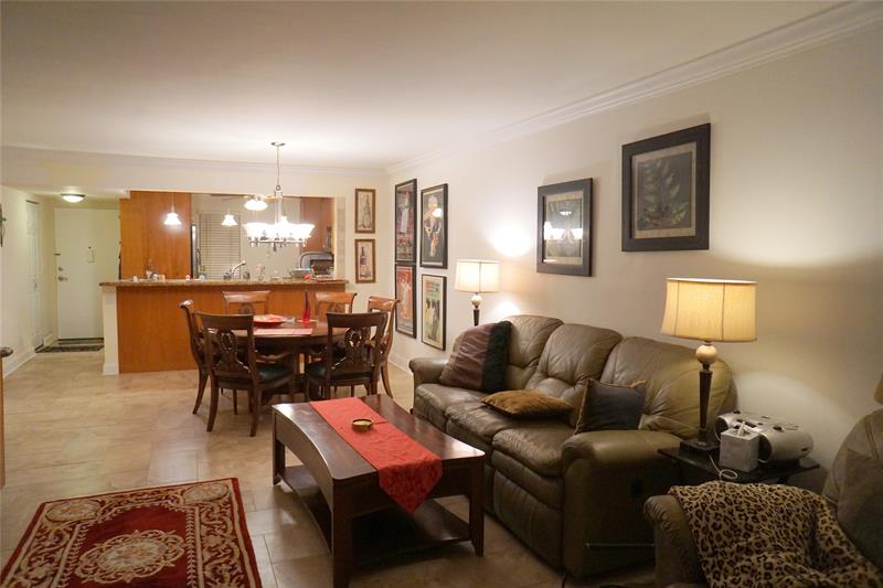 Image 17 of 66 For 2851 Somerset Dr  103