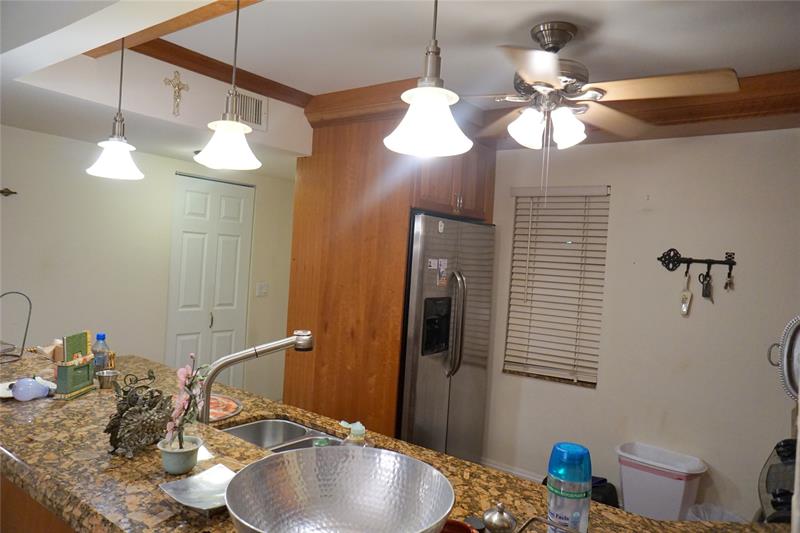 Image 27 of 66 For 2851 Somerset Dr  103