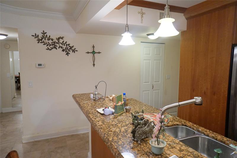 Image 28 of 66 For 2851 Somerset Dr  103