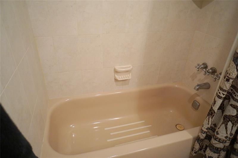 Image 34 of 66 For 2851 Somerset Dr  103