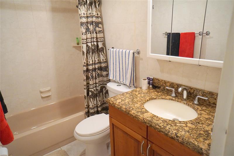 Image 35 of 66 For 2851 Somerset Dr  103