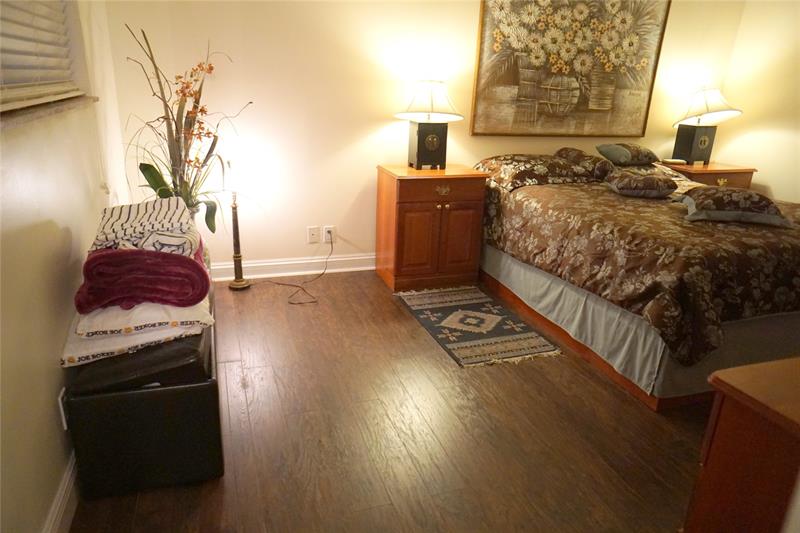Image 38 of 66 For 2851 Somerset Dr  103