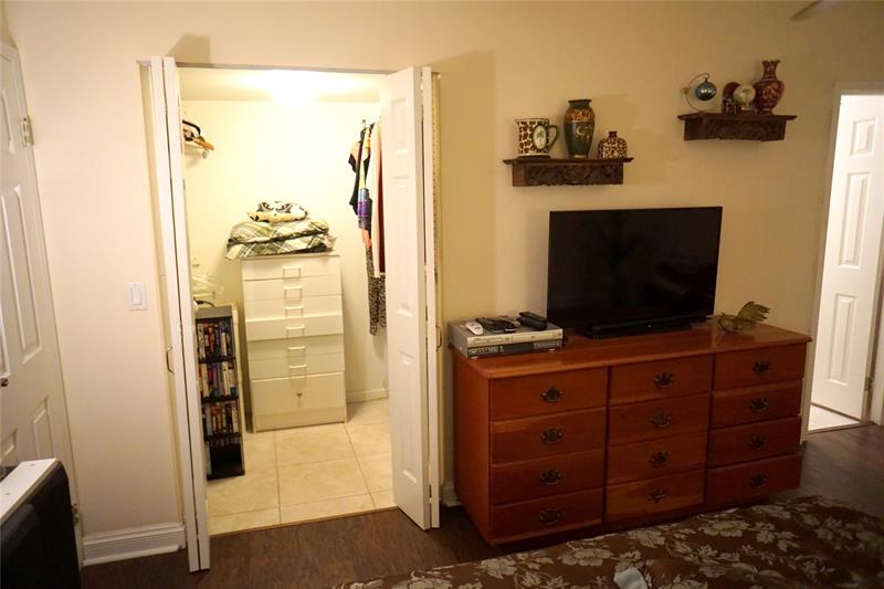 Image 40 of 66 For 2851 Somerset Dr  103