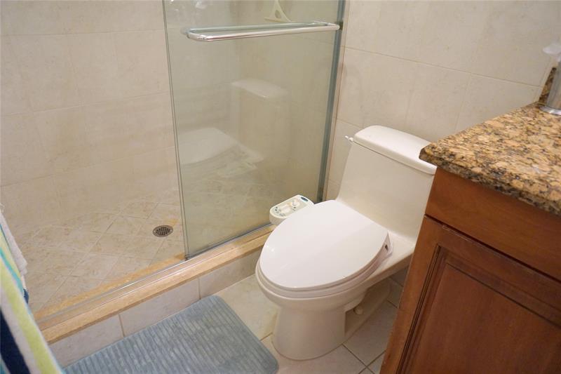 Image 42 of 66 For 2851 Somerset Dr  103