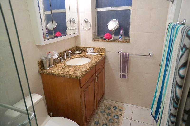Image 43 of 66 For 2851 Somerset Dr  103